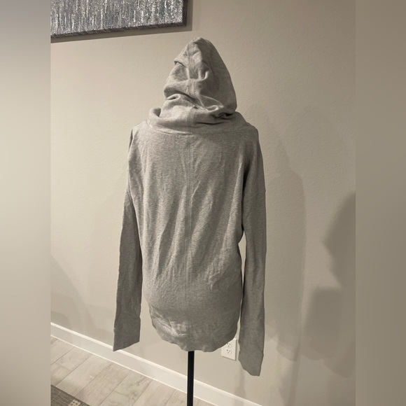 Lululemon hooded turtleneck sweatshirt with kangaroo pockets US 6 - Picture 2 of 5